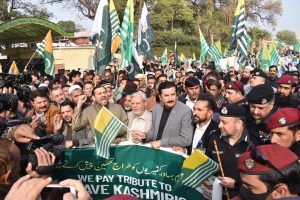 Governor KP lead the Kashmir rally