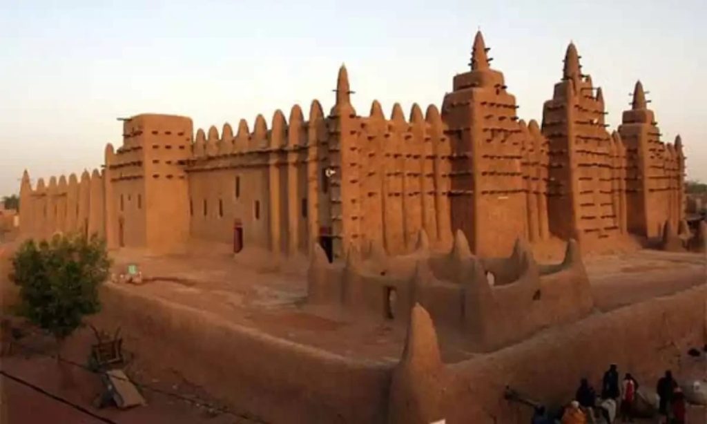 World biggest mosque made of clay